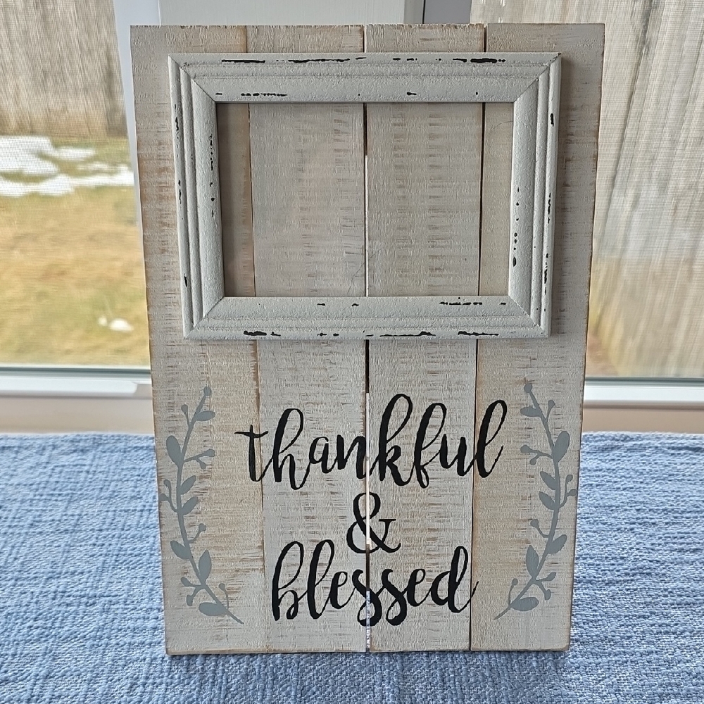 Charming White 'Thankful & Blessed' Wooden Photo Frame